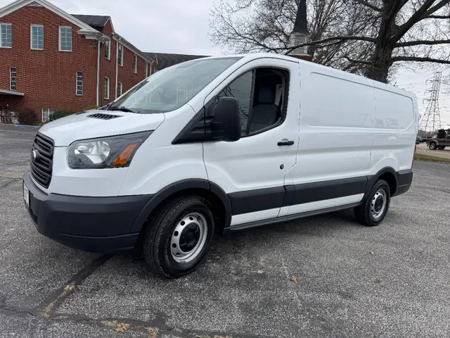 2015 Ford Transit Base's photo
