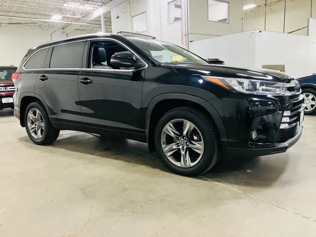 2018 Toyota Highlander Limited photo 11