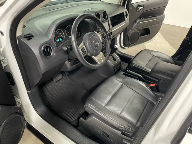 2011 Jeep Compass Limited photo 9