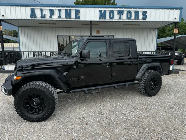 2022 Jeep Gladiator Sport photo 2