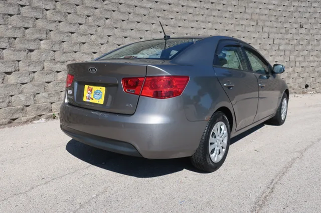 2010 Kia Forte EX - Photo 2