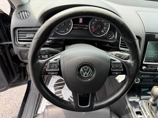 2011 Volkswagen Touareg Sport - Photo 24