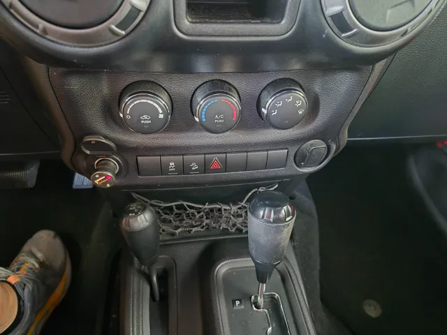 2015 Jeep Wrangler Unlimited Sport - Photo 11