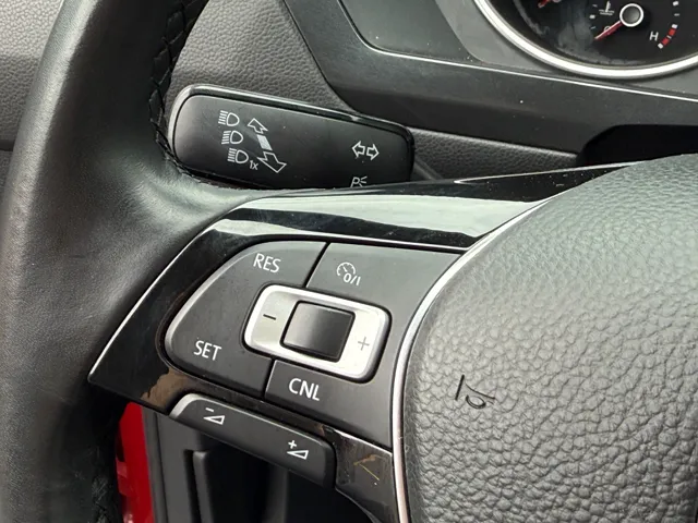 2018 Volkswagen Tiguan SE - Photo 35