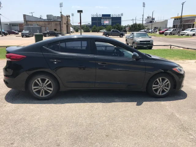 2017 Hyundai Elantra SE - Photo 5