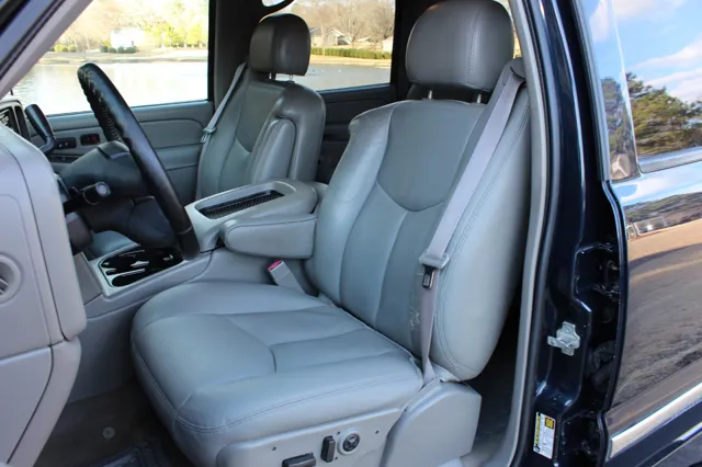 2005 GMC Sierra 2500HD - Photo 10