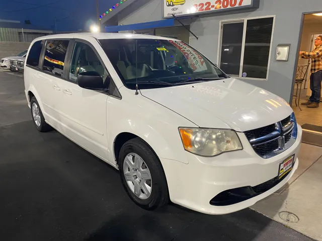 2011 Dodge Grand Caravan Express's photo