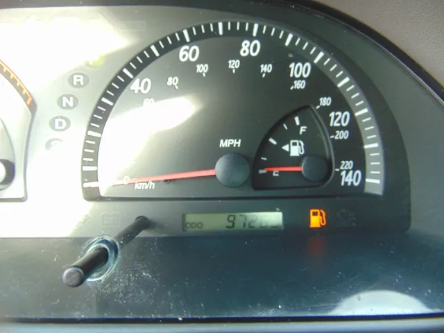 2004 Toyota Camry LE - Photo 4