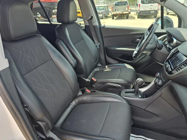 2020 Chevrolet Trax LT - Photo 12