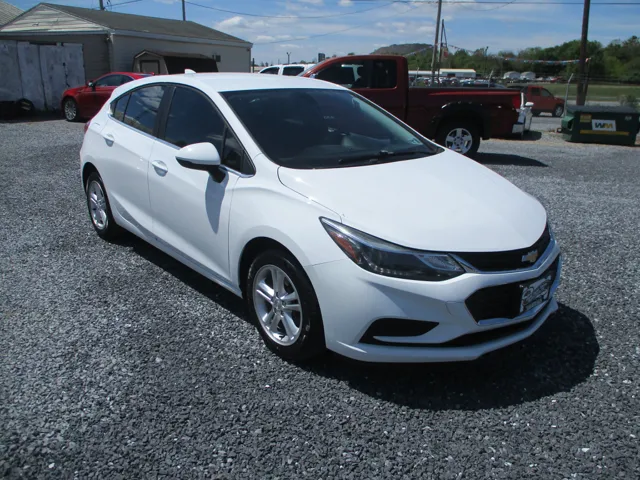 2018 Chevrolet Cruze LT Hatchback Auto's photo