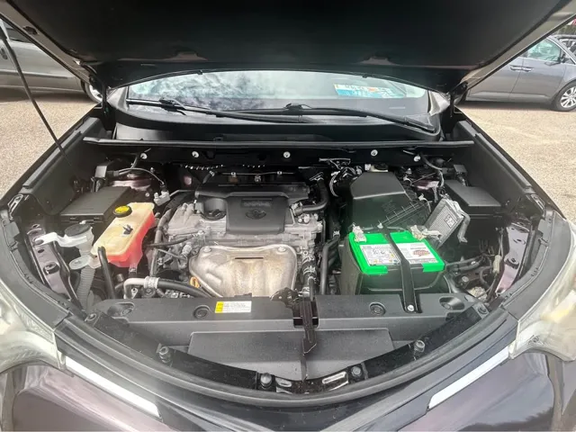 2017 Toyota RAV4 LE - Photo 15