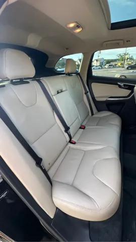 2016 Volvo XC60 Premier - Photo 7