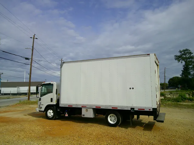 2017 Isuzu NPR HD - Photo 8