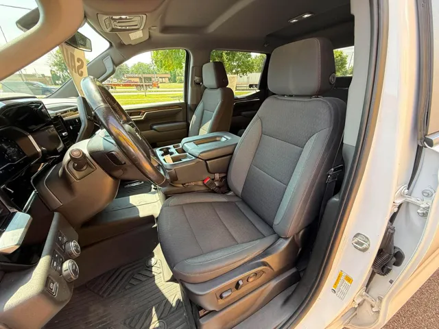 2022 Chevrolet Silverado 1500 LT - Photo 11