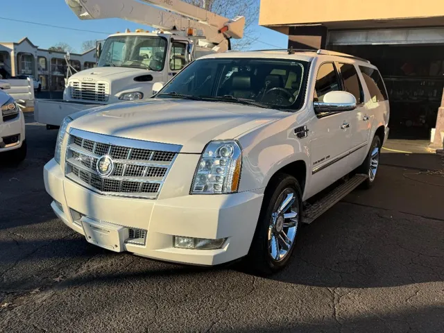 2012 Cadillac Escalade ESV Platinum Edition's photo