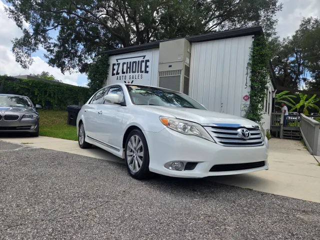 2012 Toyota Avalon Limited's photo