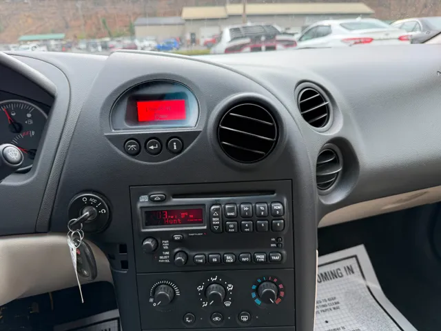 2005 Pontiac Grand Prix - Photo 18