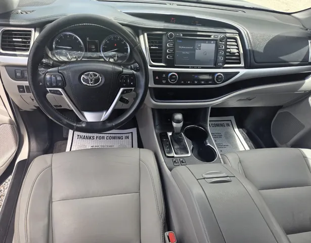 2017 Toyota Highlander XLE - Photo 11