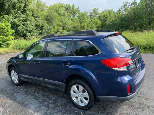 2010 Subaru Outback Premium 2.5i photo 6