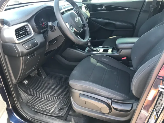 2020 Kia Sorento LX - Photo 9