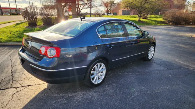 2006 Volkswagen Passat 2.0T - Photo 11