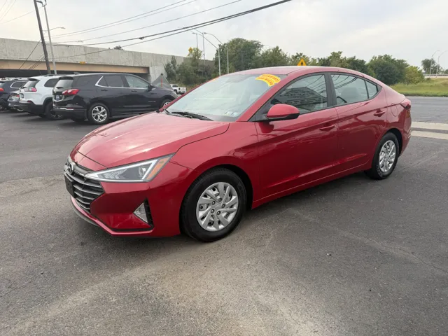 2019 Hyundai Elantra SE photo 3