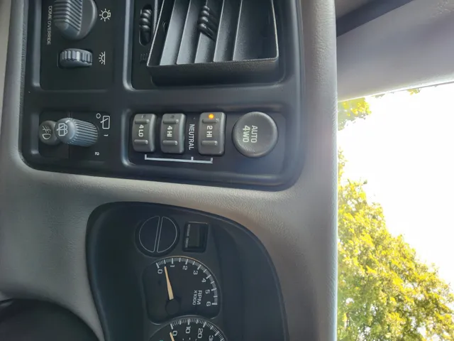 2001 Gmc Yukon SLE photo 21