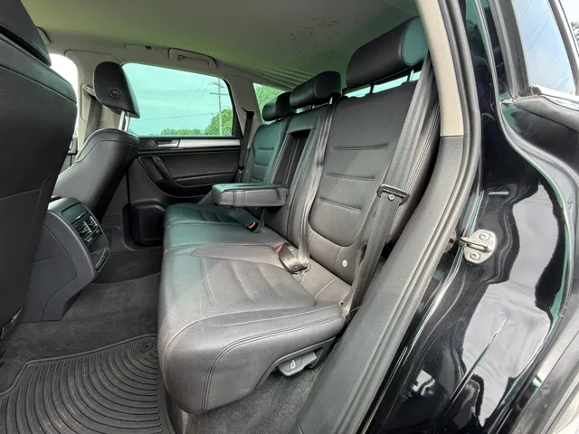 2011 Volkswagen Touareg Sport - Photo 38