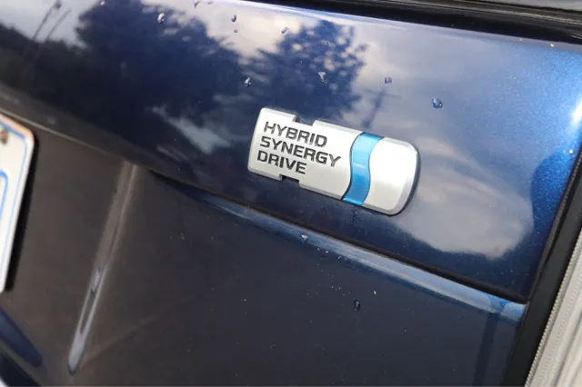 2015 Toyota Prius Three - Photo 11