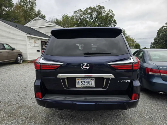 2016 Lexus LX 570 - Photo 25