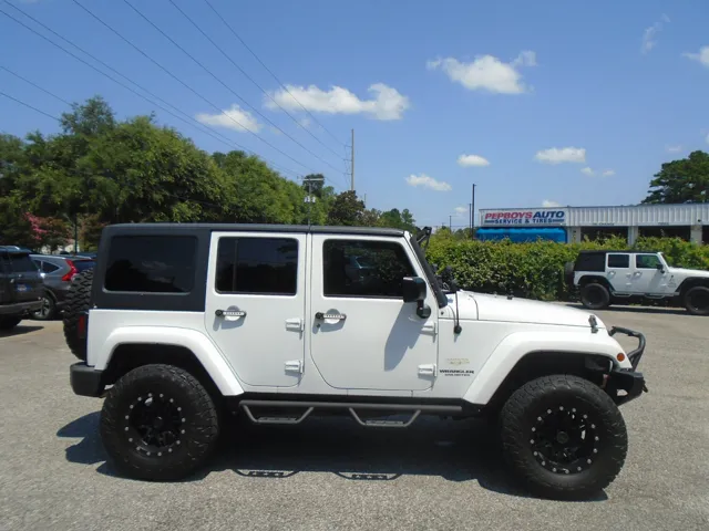 2015 Jeep Wrangler Unlimited Sahara - Photo 22