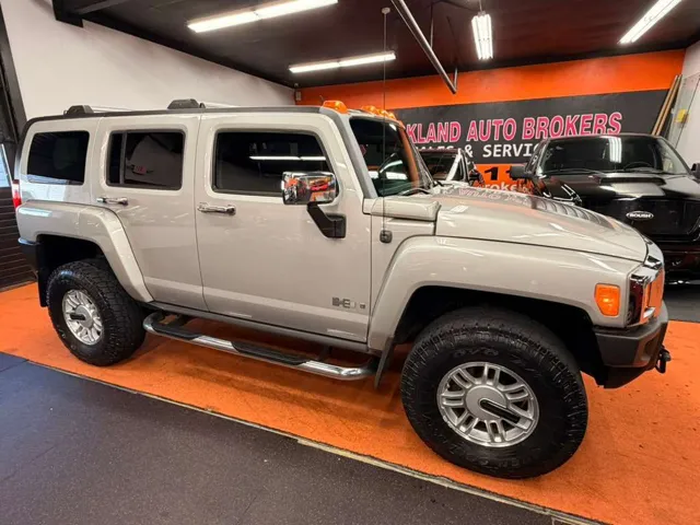 2006 Hummer H3 Base