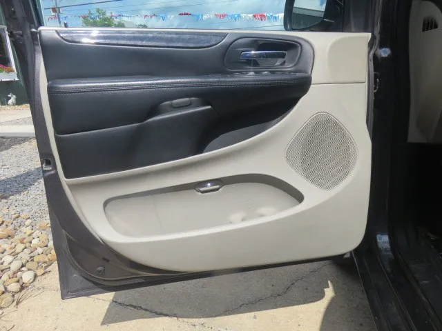 2016 Dodge Grand Caravan SE - Photo 13