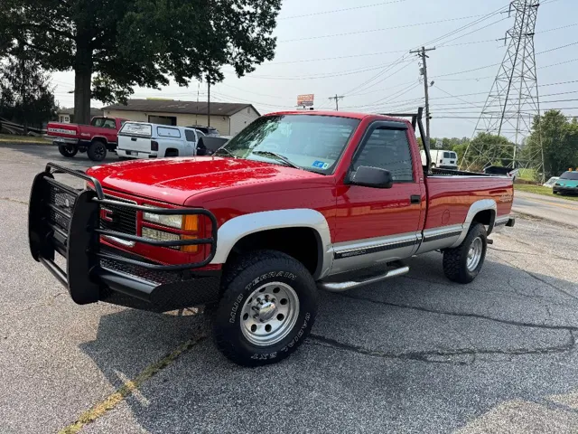 1998 GMC Sierra SL's photo