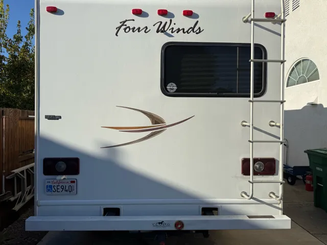 2012 Ford Econoline - Photo 6