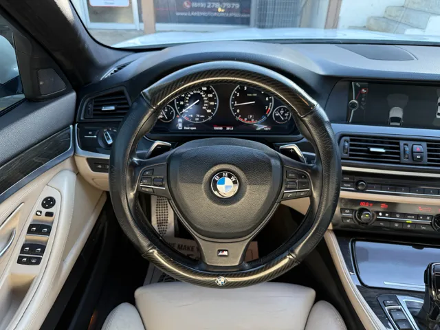 2012 BMW 5 Series 550i - Photo 21