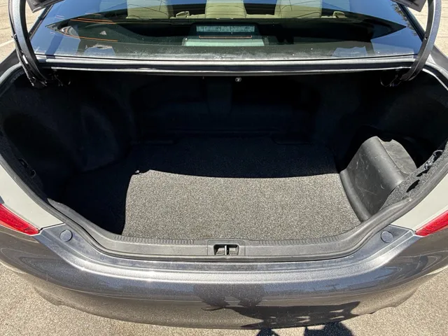 2014 Toyota Camry SE Hybrid - Photo 17
