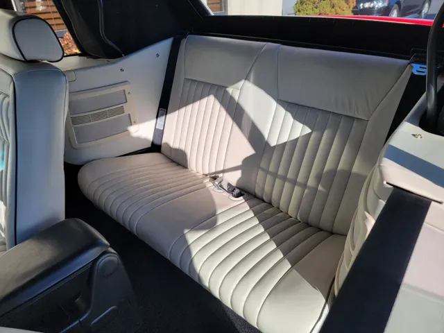 1992 Ford Mustang - Photo 13