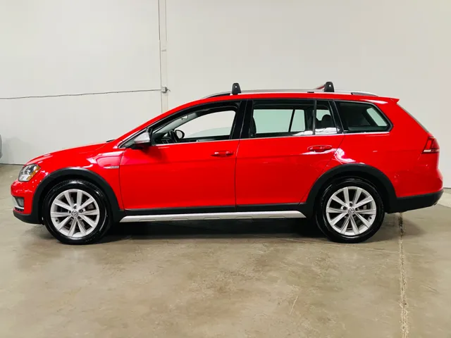 2017 Volkswagen Golf Alltrack SEL photo 4