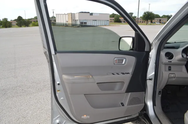 2011 Honda Pilot EX-L - Photo 11