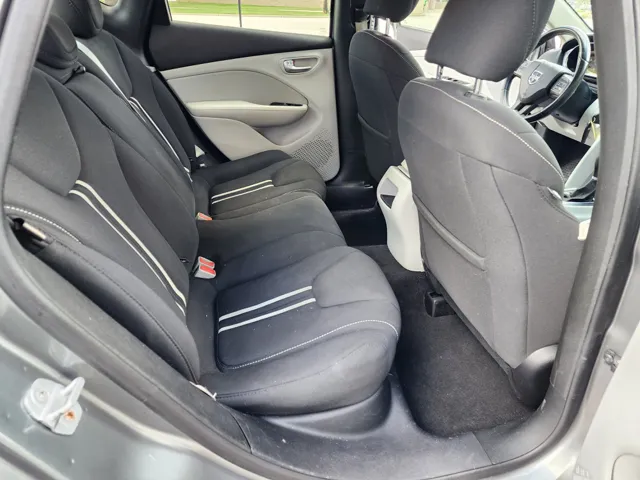 2013 Dodge Dart SXT photo 15