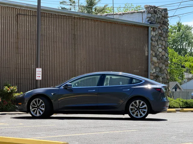2018 Tesla Model 3 - Photo 6