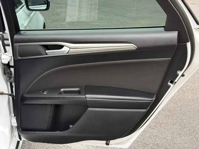 2018 Ford Fusion SE - Photo 23