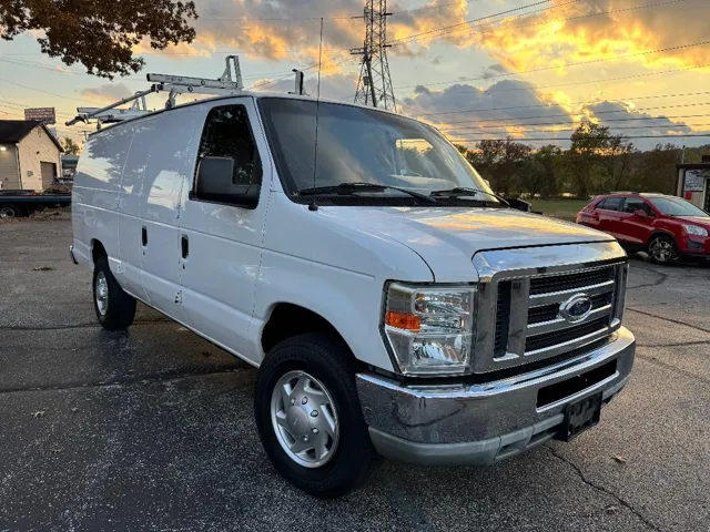 2012 Ford E-Series Econoline Van Commercial's photo