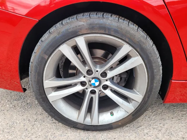 2016 BMW 3 Series 330e - Photo 10