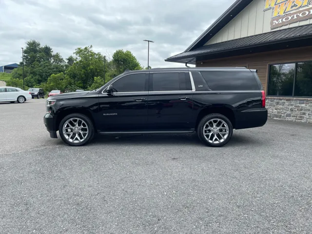 2019 Chevrolet Suburban LT photo 3
