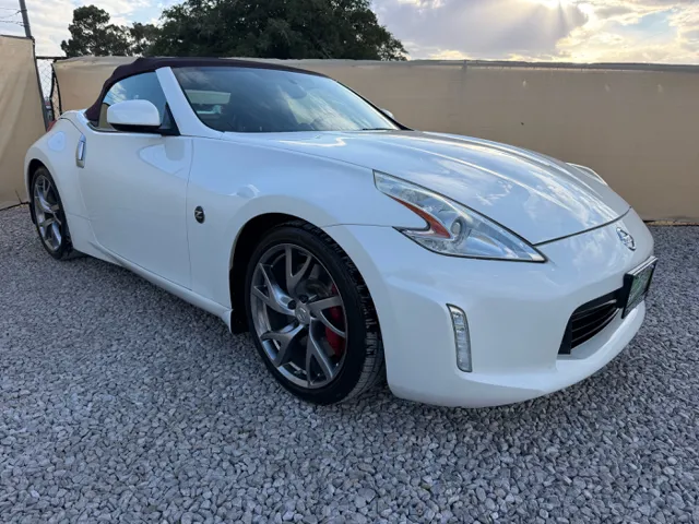 2014 Nissan 370Z Roadster Touring 7A/T's photo