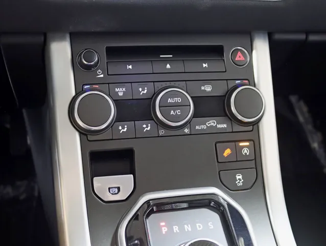 2016 Land Rover Range Rover Evoque SE photo 16