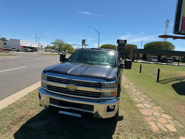 2015 Chevrolet Silverado HD 1LT 4WD Double Cab Standard Box's photo