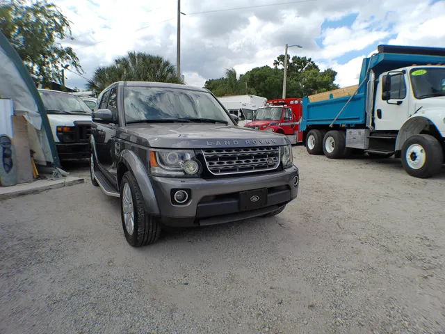2015 Land Rover LR4 -'s photo